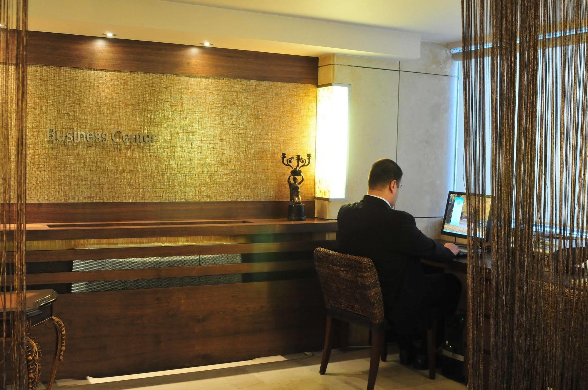 City Suite Hotel Beirut Exterior foto