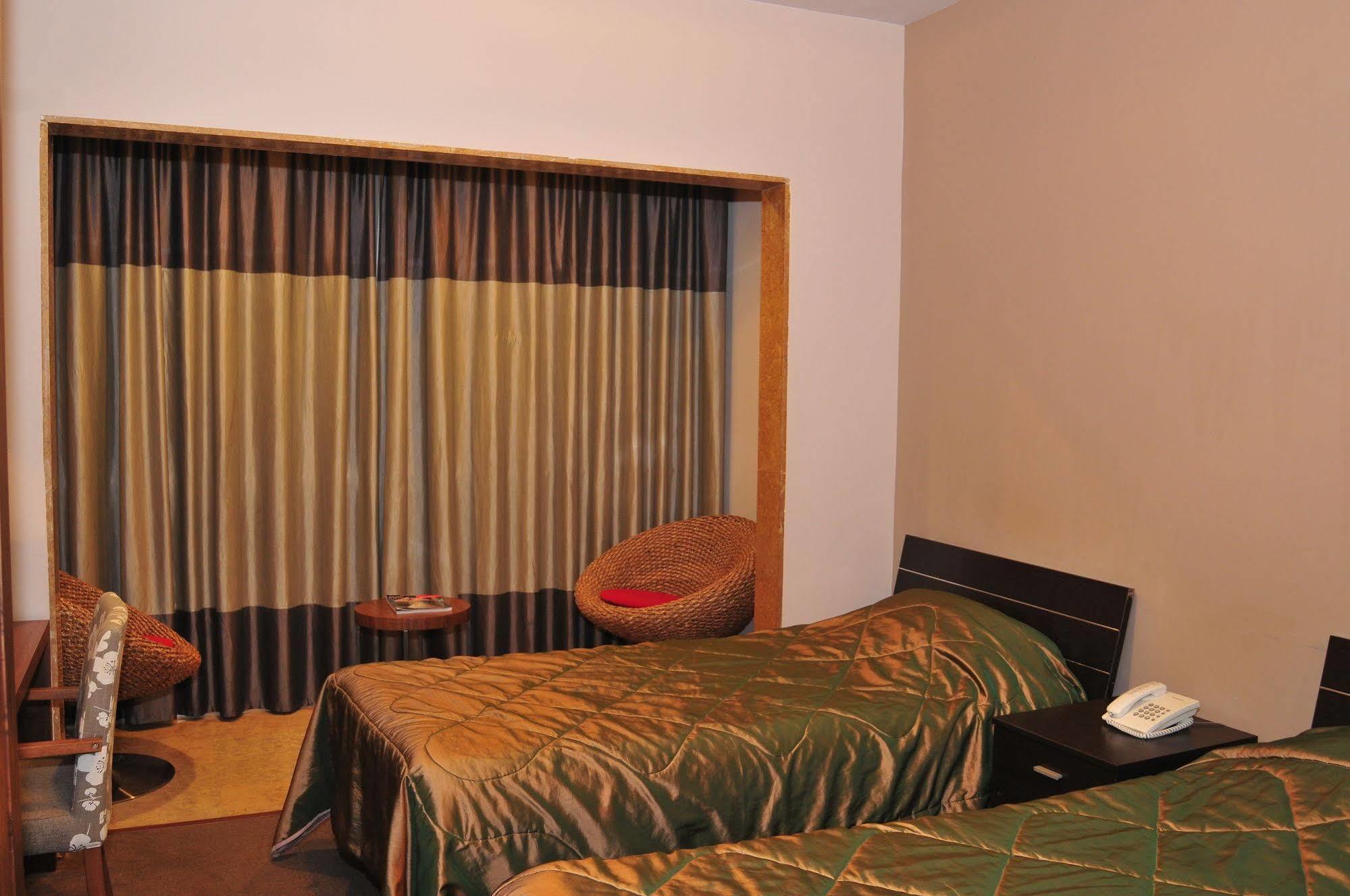 City Suite Hotel Beirut Zimmer foto