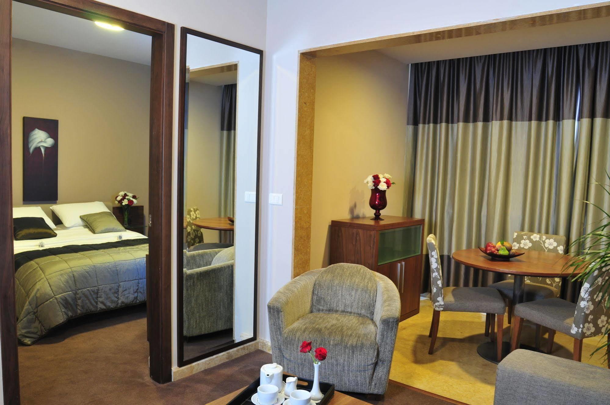 City Suite Hotel Beirut Exterior foto